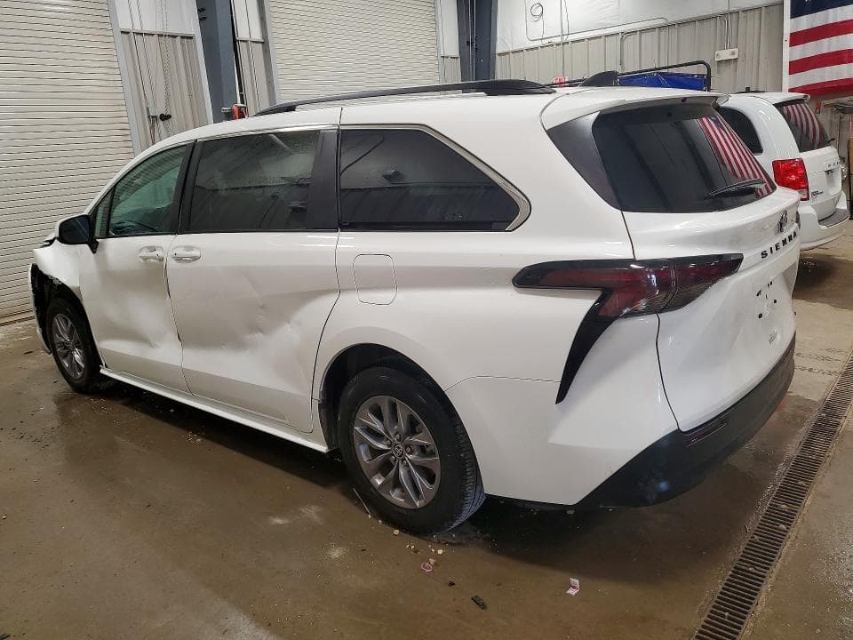 2024 TOYOTA SIENNA LE 2