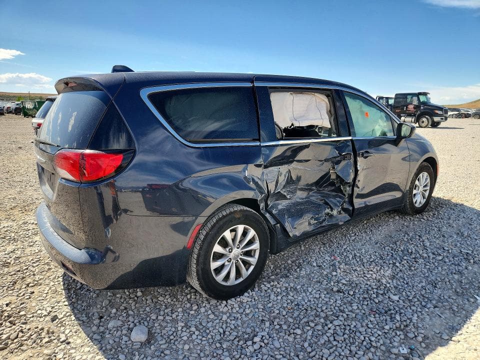 2019 CHRYSLER PACIFICA LX 3
