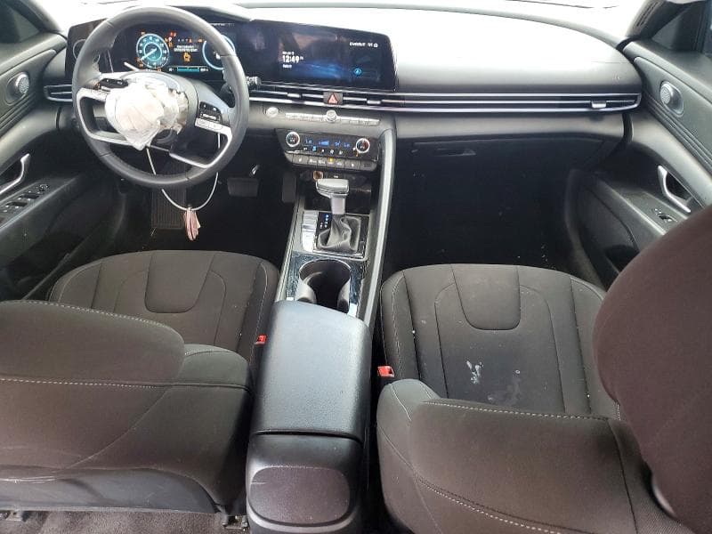 2025 HYUNDAI ELANTRA SEL 8