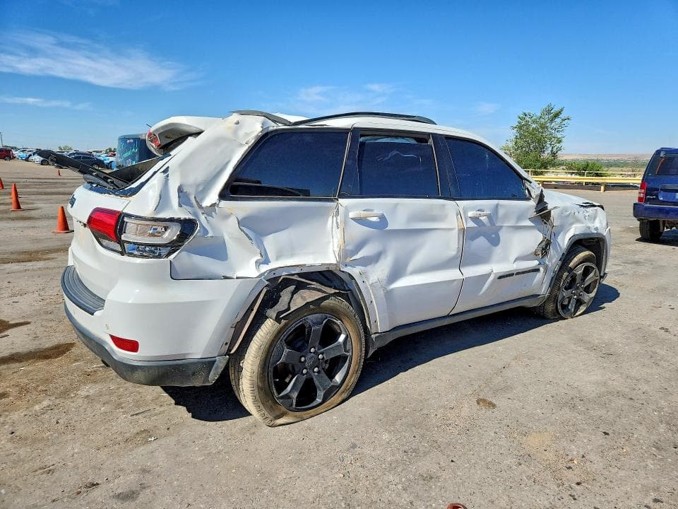 2019 JEEP GRAND CHEROKEE LAREDO 3
