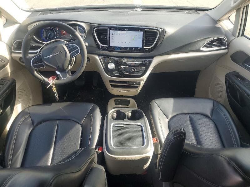 2023 CHRYSLER PACIFICA TOURING L 8