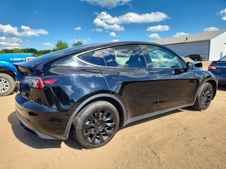 2023 TESLA MODEL Y 3