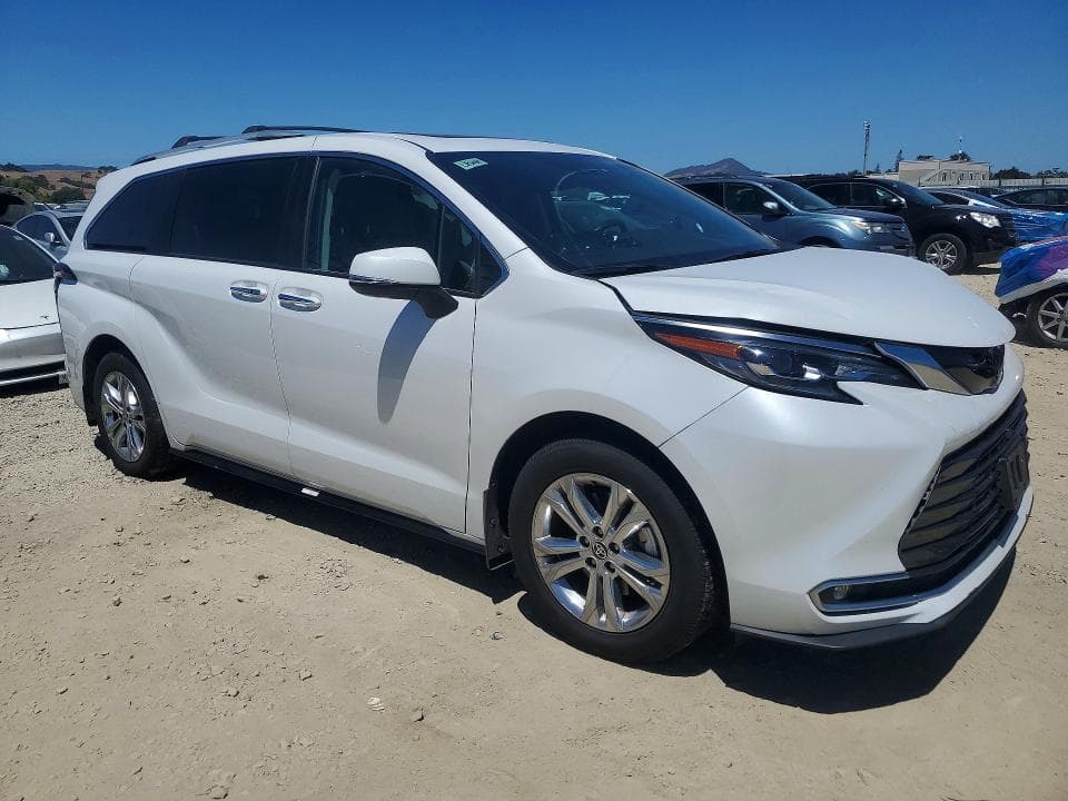 2024 TOYOTA SIENNA PLATINUM 7-PASSENGER 4