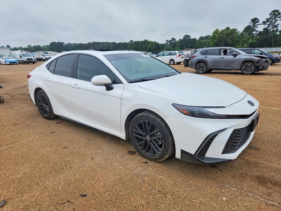 2025 TOYOTA CAMRY SE 4