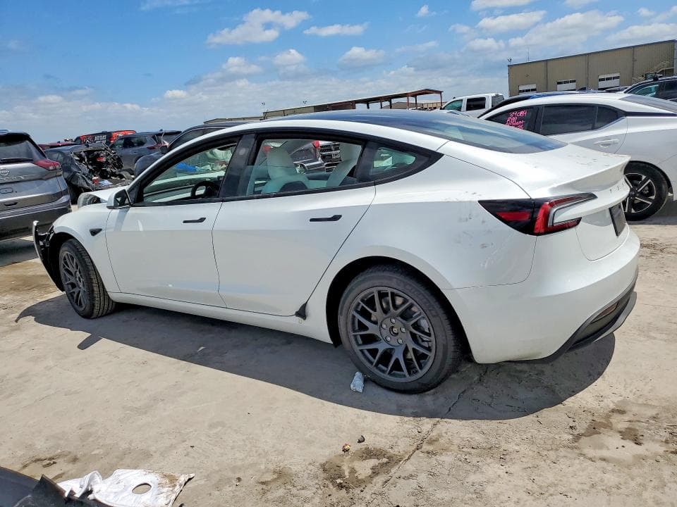 2026 TESLA MODEL 3 2