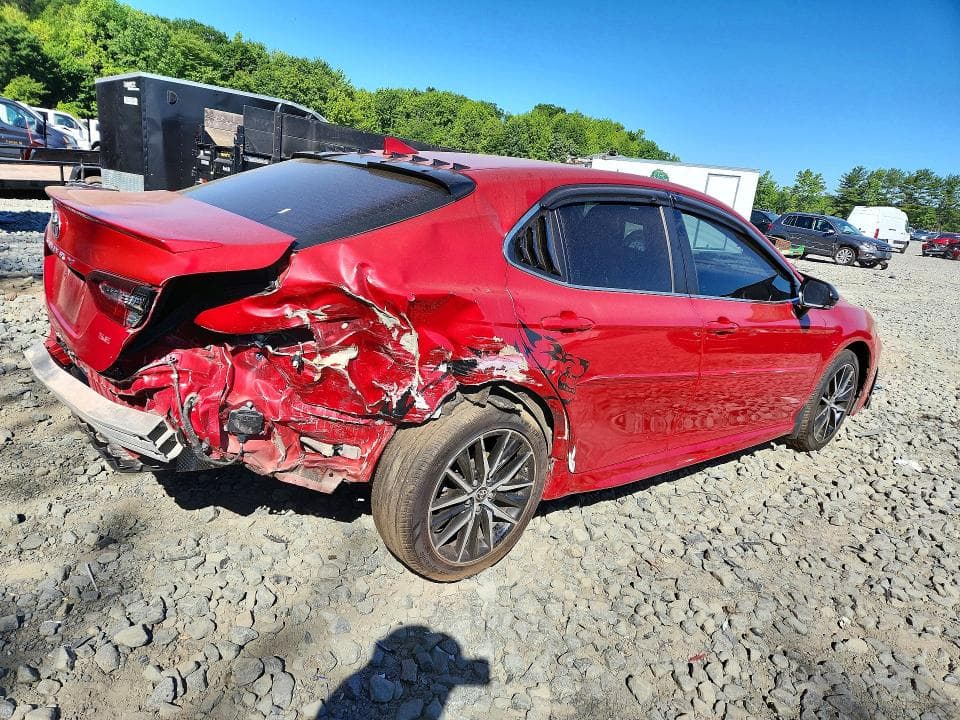 2021 TOYOTA CAMRY SE 3