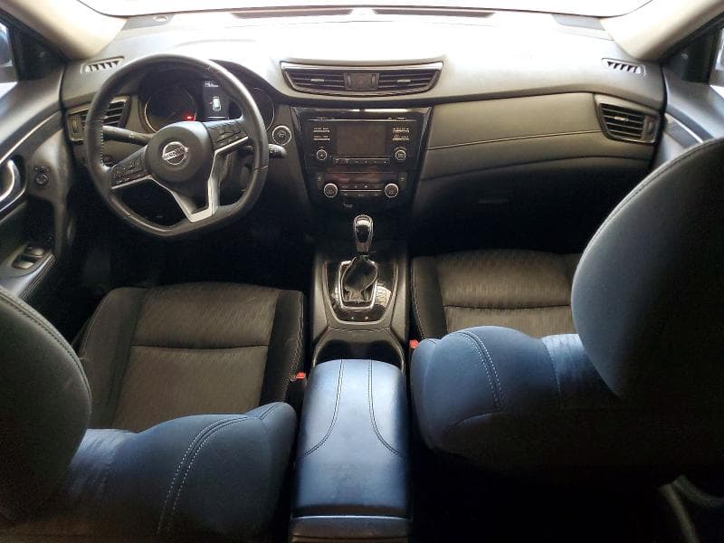 2017 NISSAN ROGUE SV 8