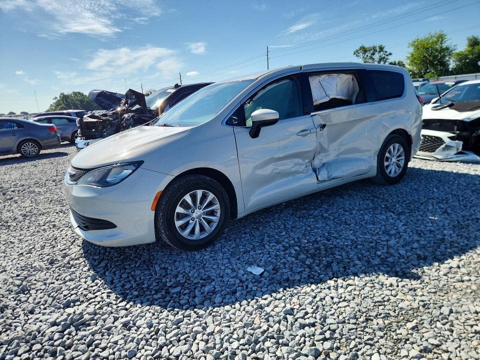 2017 CHRYSLER PACIFICA TOURING - 1