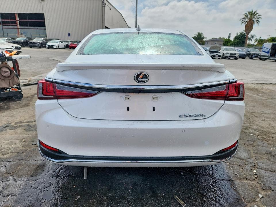 2025 LEXUS ES 300H BASE 6