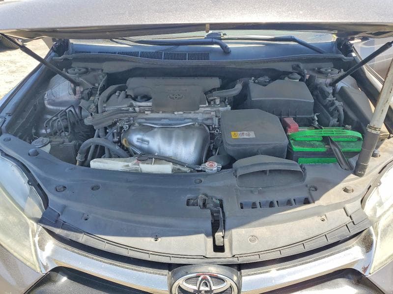 2017 TOYOTA CAMRY SE 11