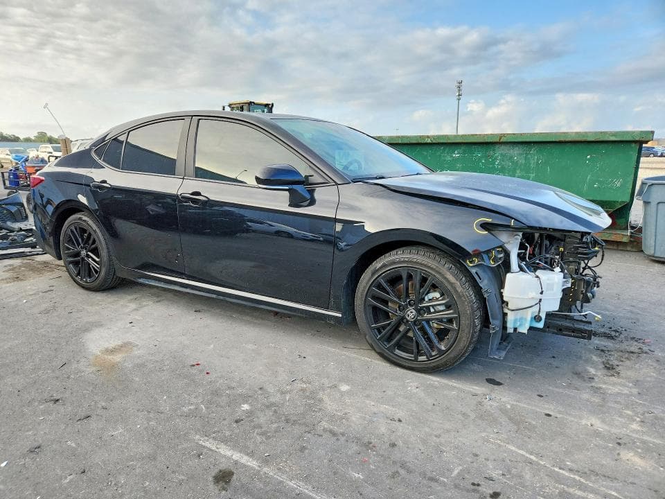 2025 TOYOTA CAMRY SE 4
