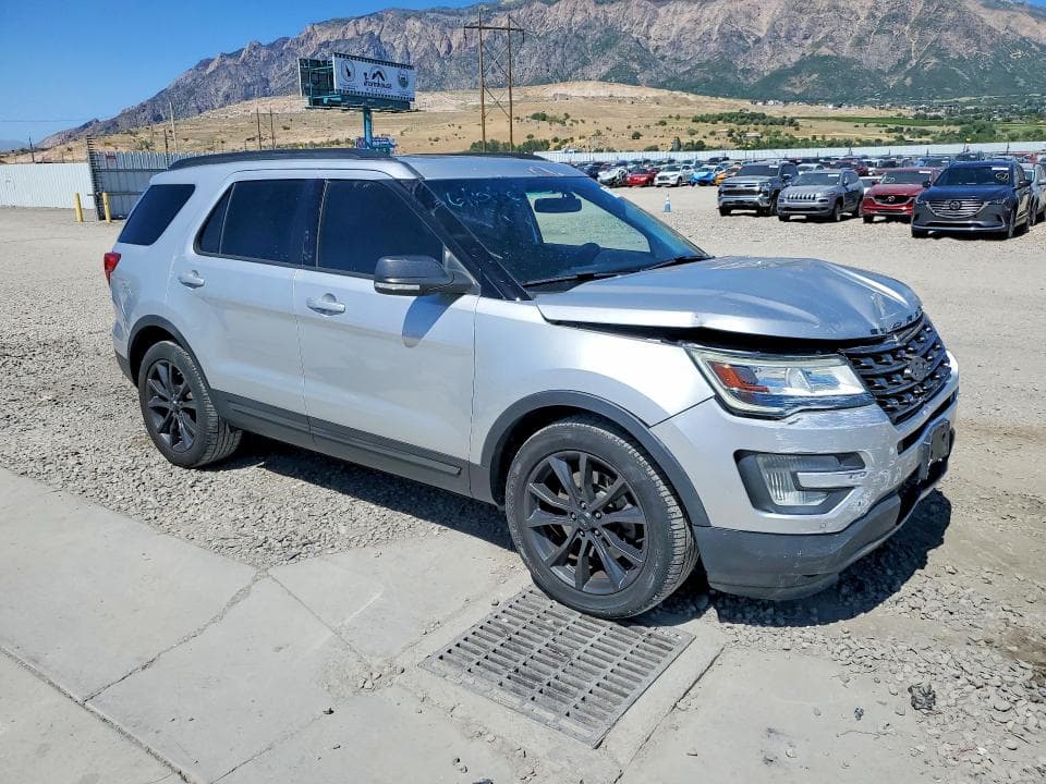 2017 FORD EXPLORER XLT 4
