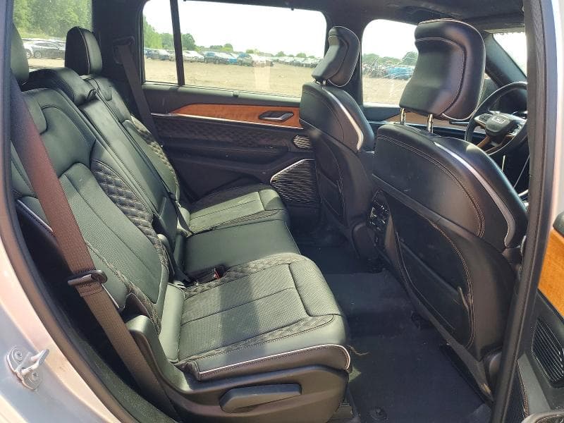 2023 JEEP GRAND CHEROKEE L SUMMIT 11