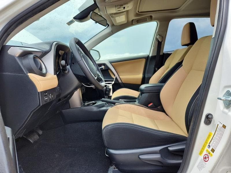 2017 TOYOTA RAV4 XLE 7