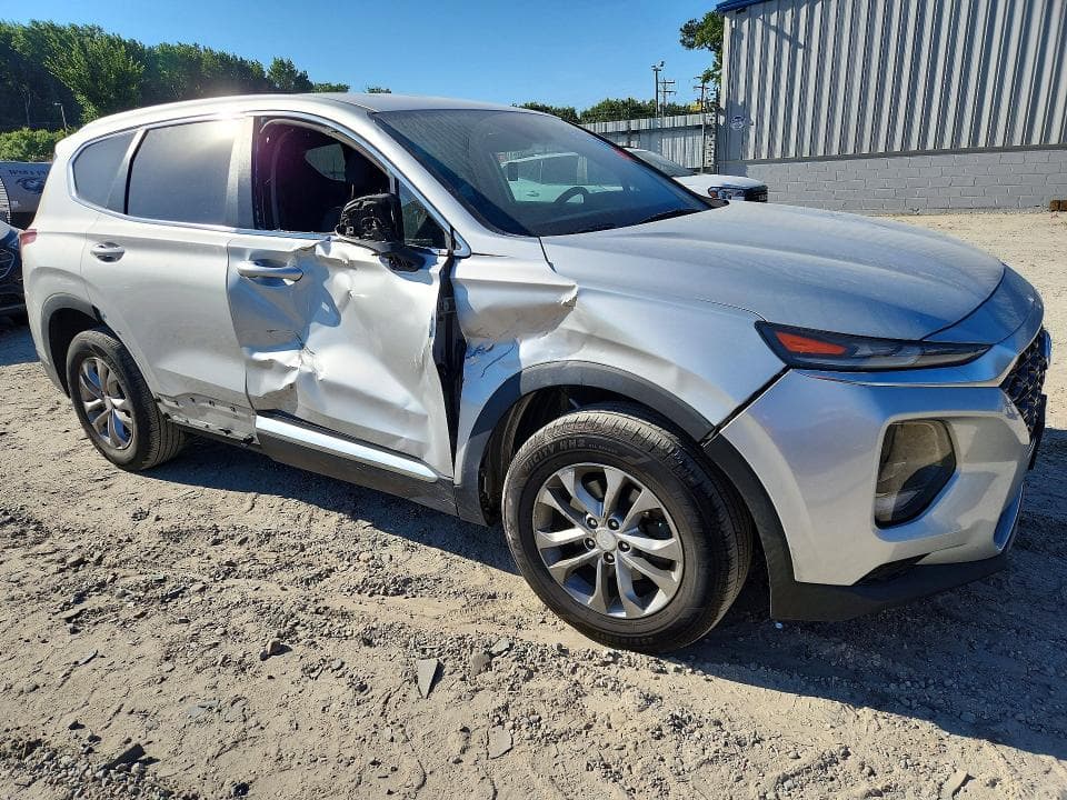 2020 HYUNDAI SANTA FE SE 4