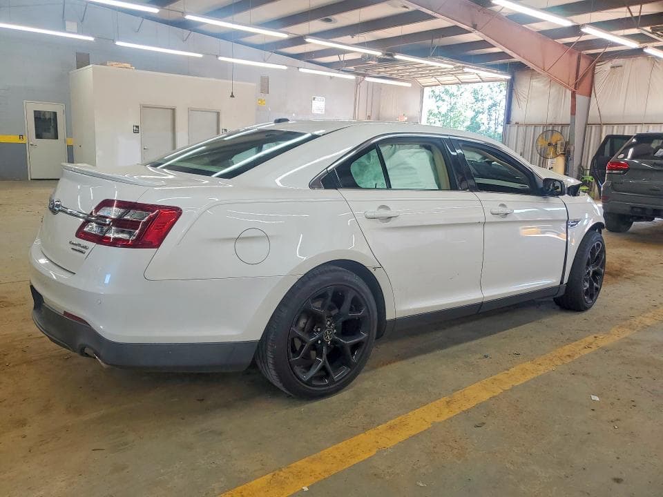 2017 FORD TAURUS LIMITED 3