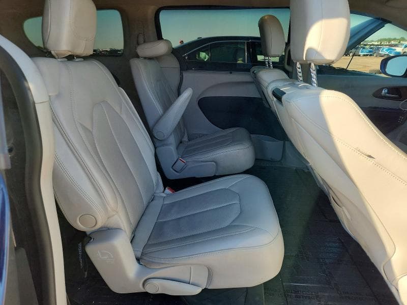 2018 CHRYSLER PACIFICA TOURING L PLUS 11