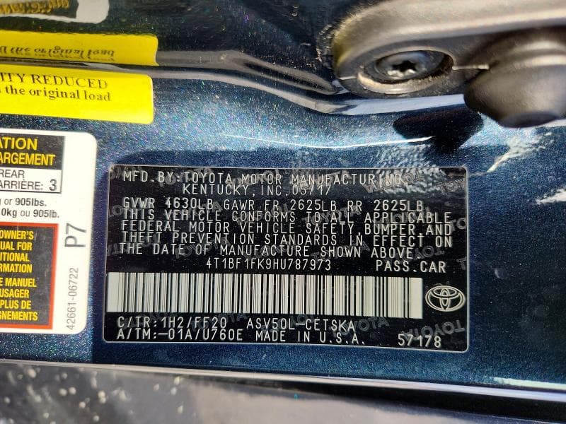 2017 TOYOTA CAMRY SE 12