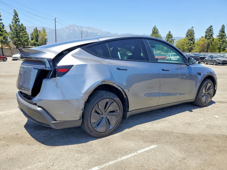 2026 TESLA MODEL Y 3
