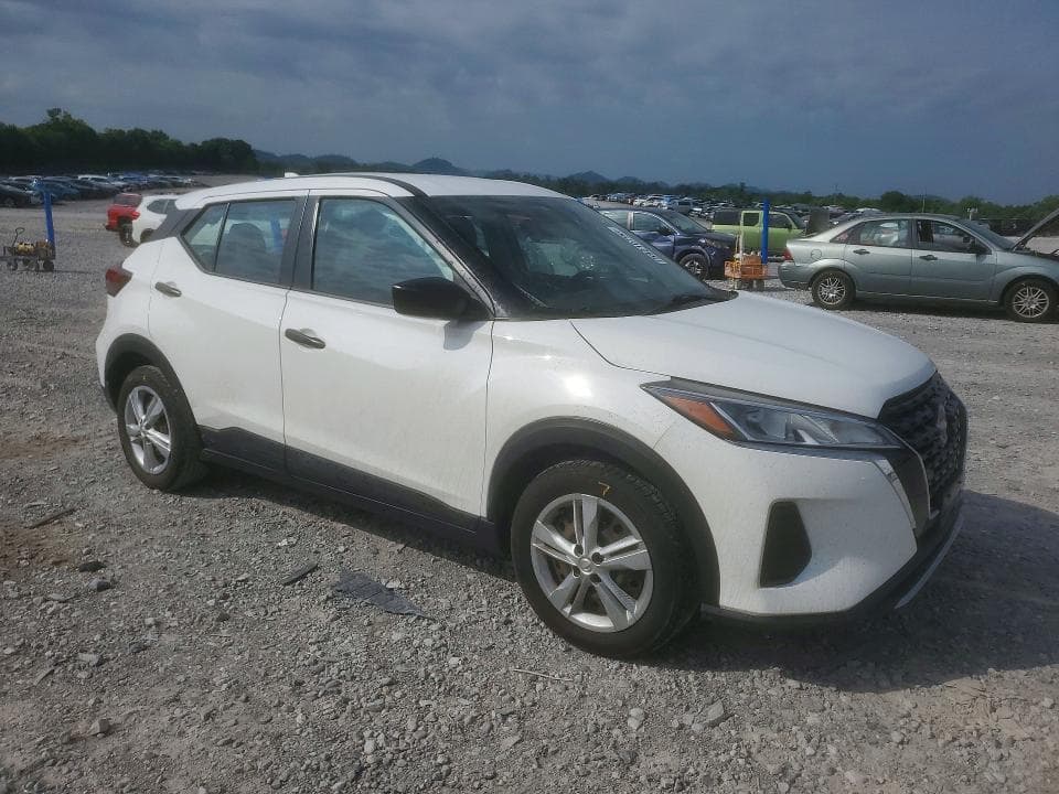 2022 NISSAN KICKS S 4