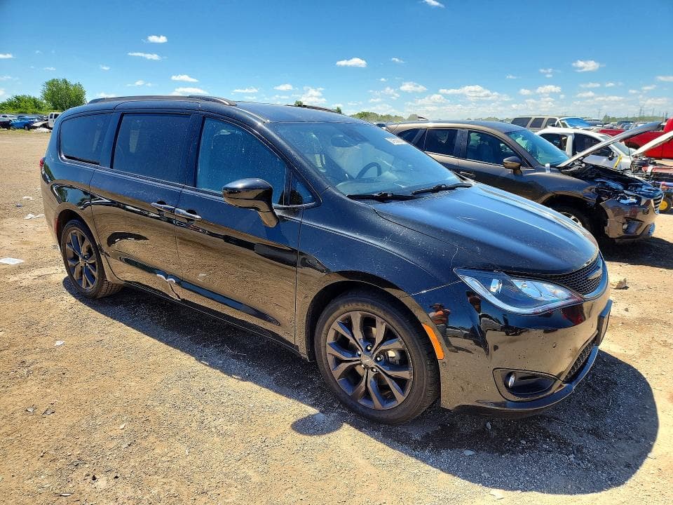 2020 CHRYSLER PACIFICA TOURING L 4