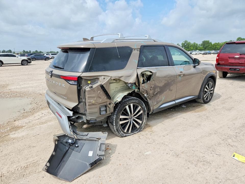 2023 NISSAN PATHFINDER PLATINUM 3