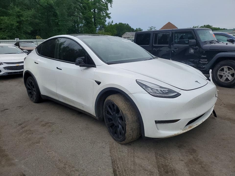 2022 TESLA MODEL Y 4