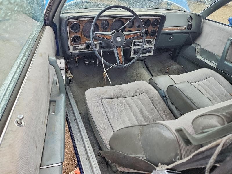 1984 PONTIAC GRAND PRIX LE 8