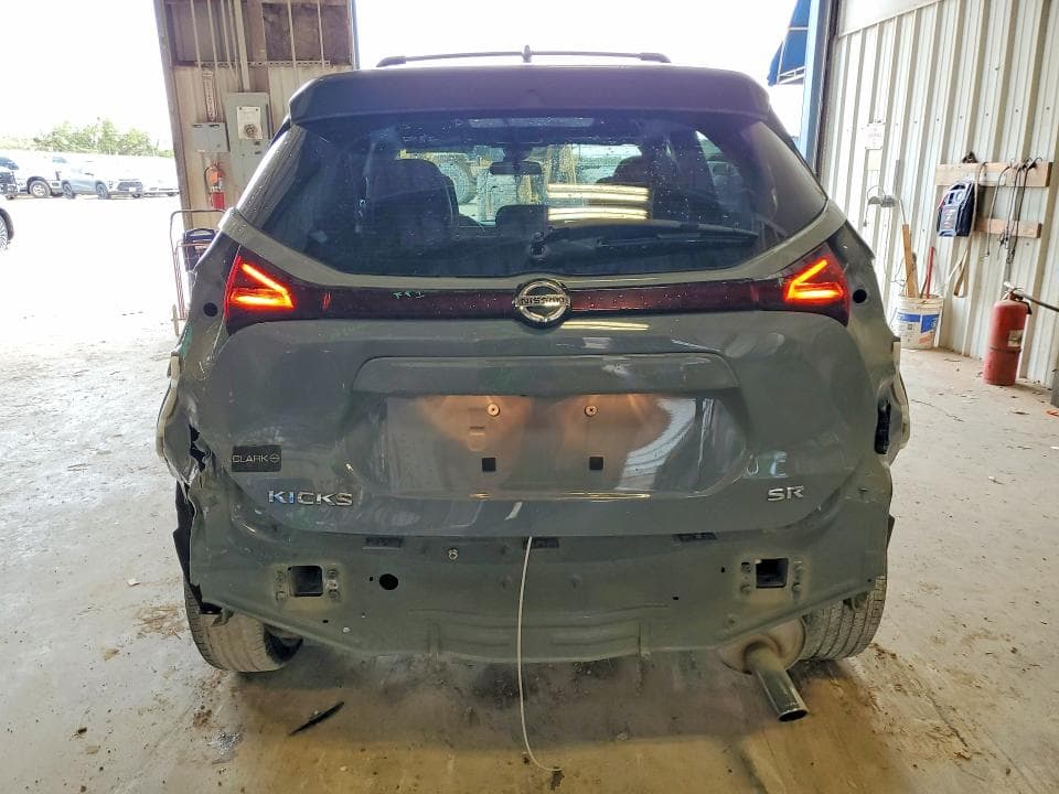 2021 NISSAN KICKS SR 6