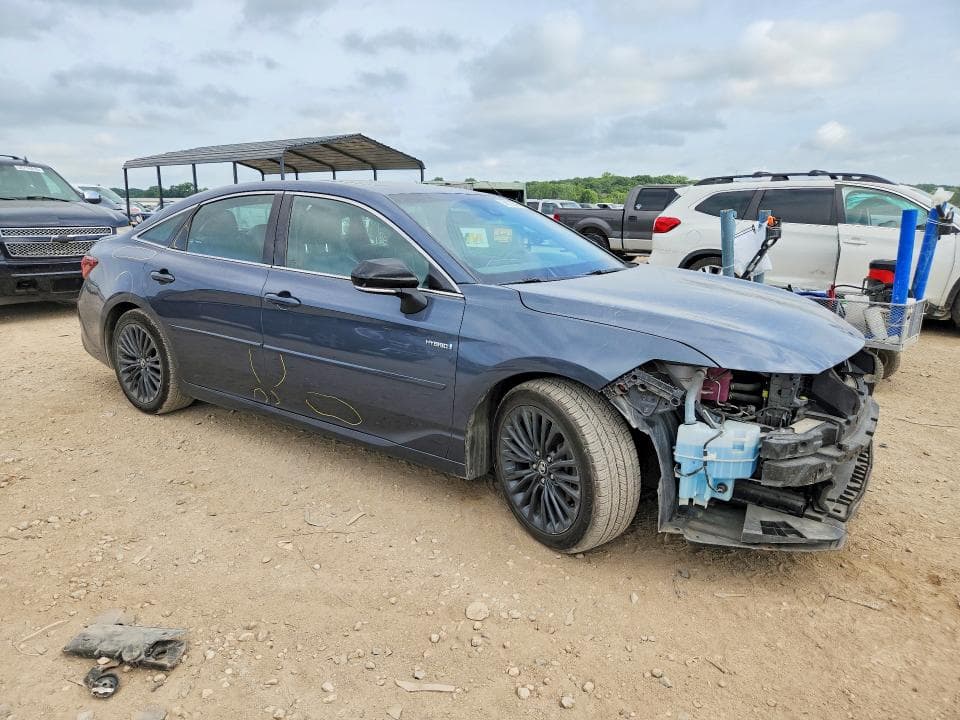 2019 TOYOTA AVALON HYBRID XSE 4