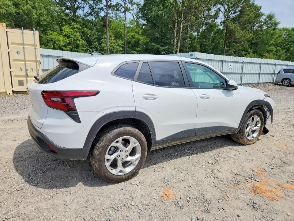 2025 CHEVROLET TRAX LS 3