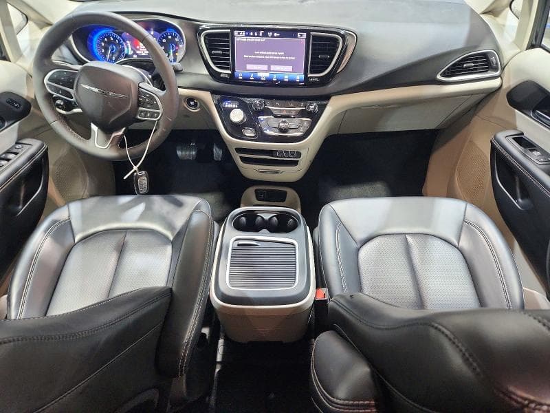 2024 CHRYSLER PACIFICA TOURING L 8