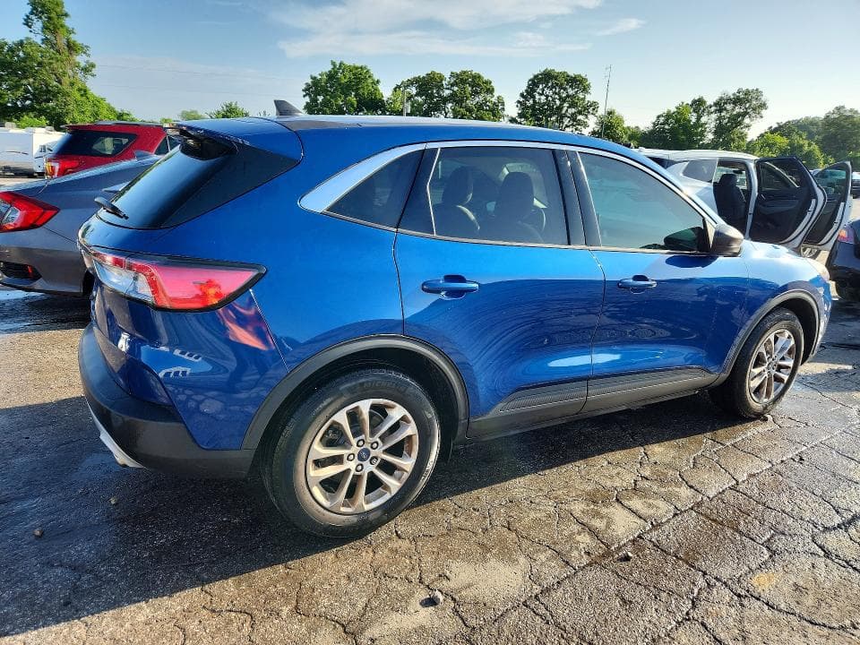 2022 FORD ESCAPE SE 3