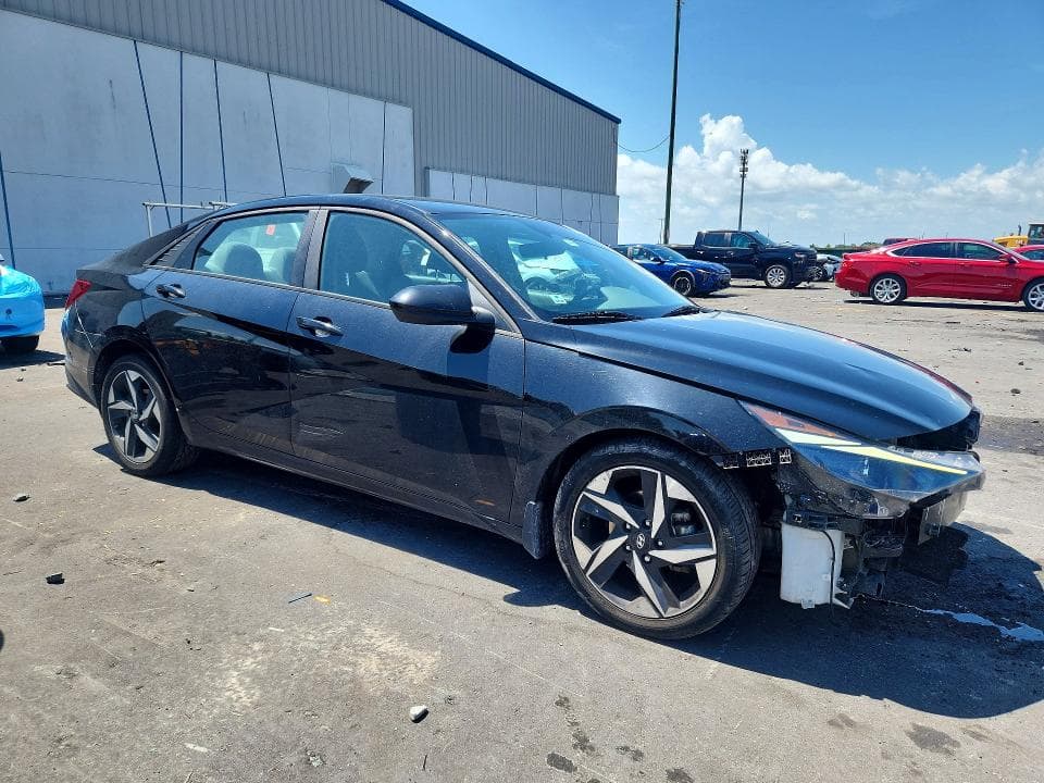 2023 HYUNDAI ELANTRA SEL 4