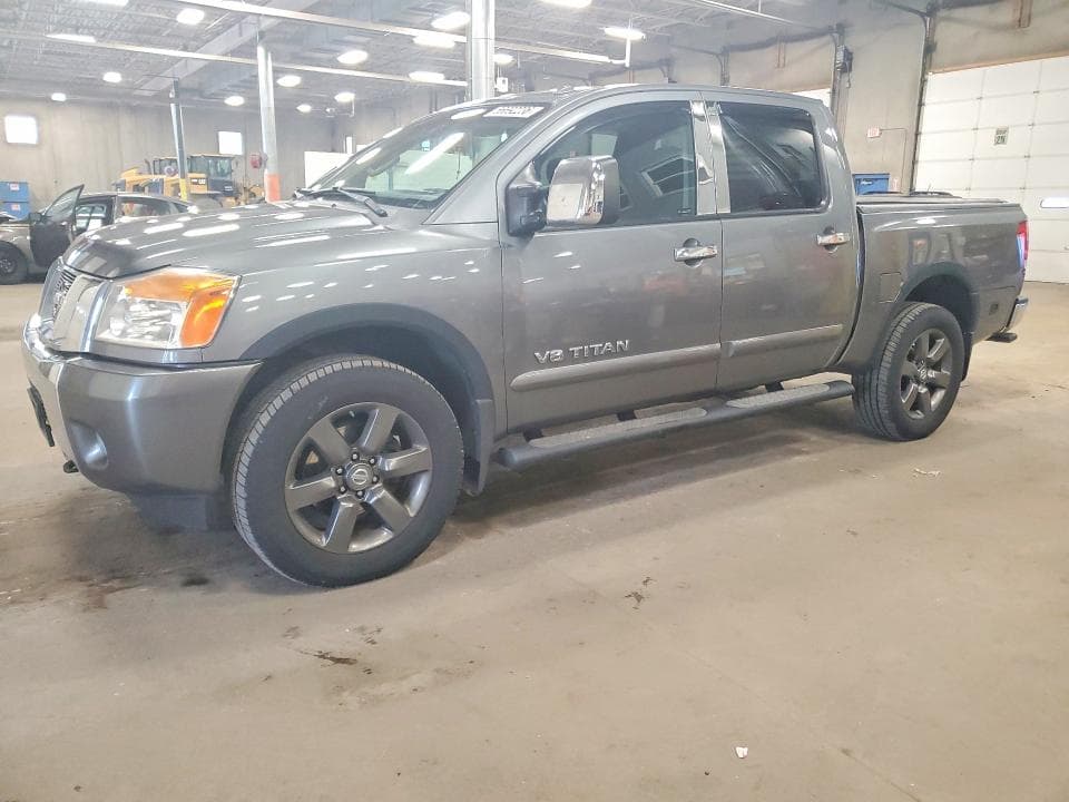 2015 NISSAN TITAN