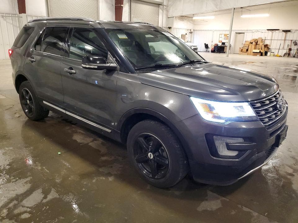 2017 FORD EXPLORER XLT 4