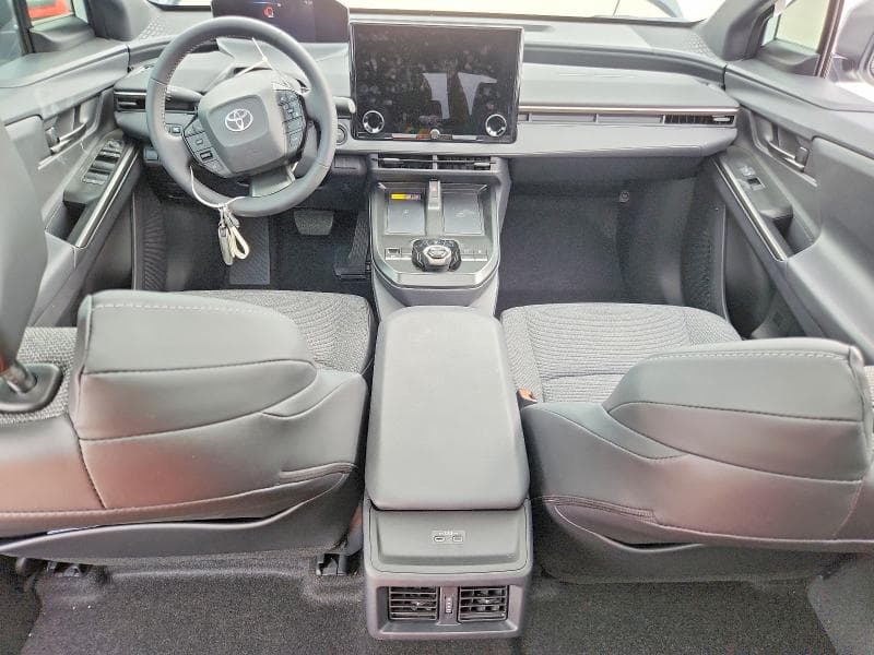 2026 TOYOTA BZ XLE PLUS 8