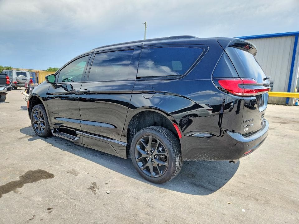 2024 CHRYSLER PACIFICA TOURING L 2