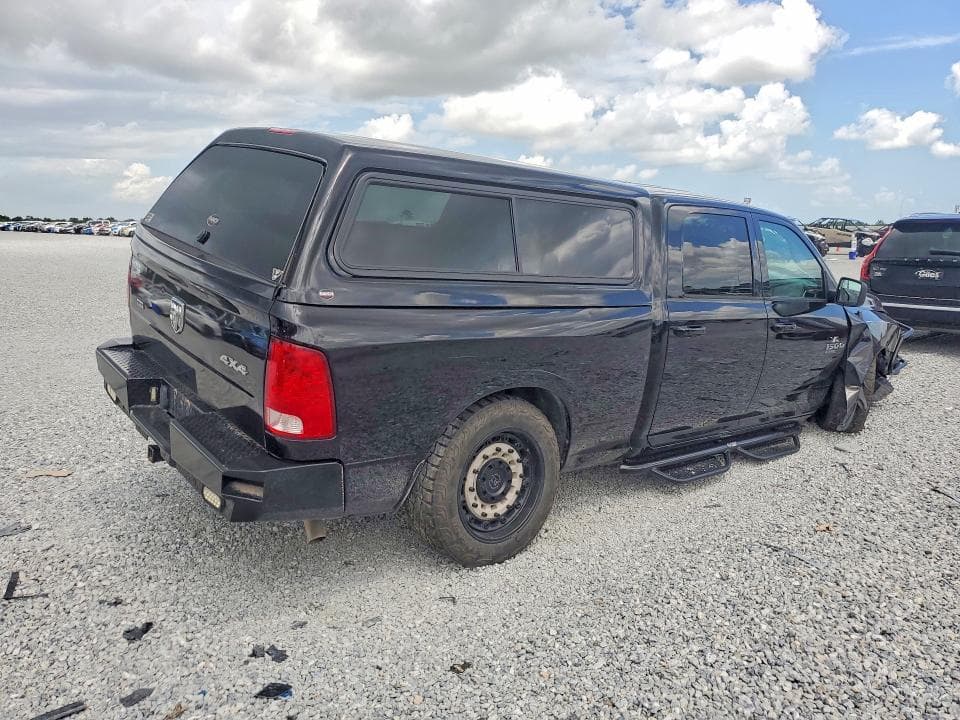 2020 RAM 1500 CLASSIC SLT 3