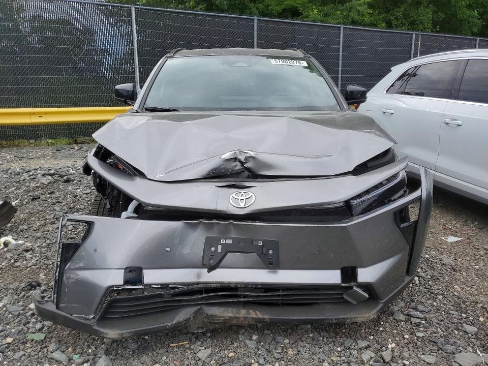 2026 TOYOTA BZ XLE PLUS 5