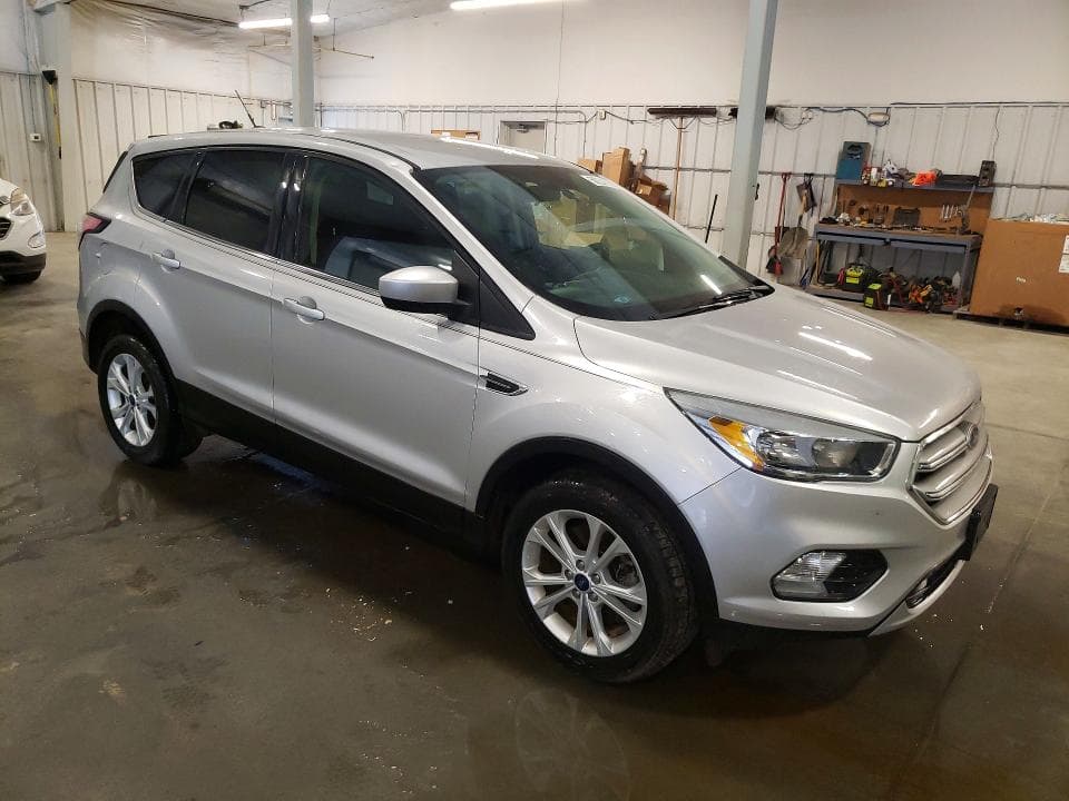 2017 FORD ESCAPE SE 4