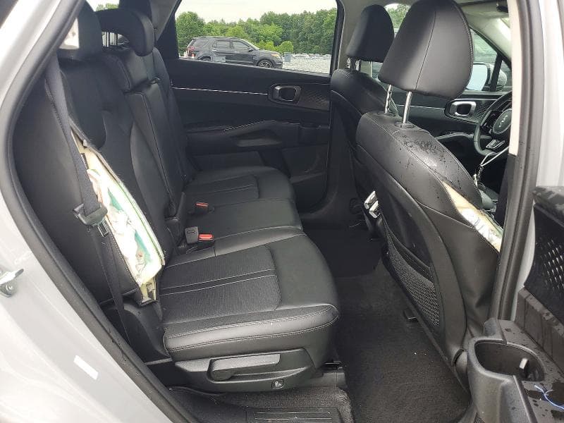 2024 KIA SORENTO S 11