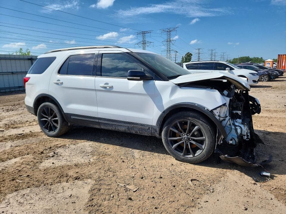 2017 FORD EXPLORER XLT 4