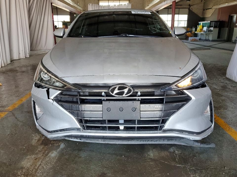 2020 HYUNDAI ELANTRA SEL 5
