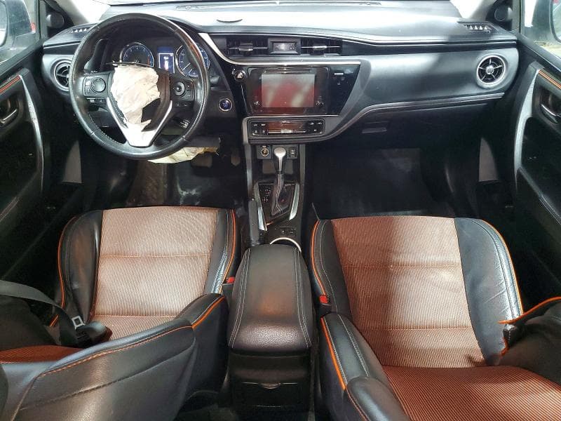 2017 TOYOTA COROLLA SE 8