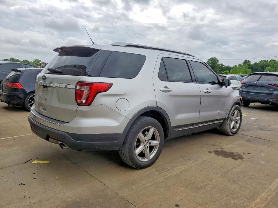 2018 FORD EXPLORER XLT 3