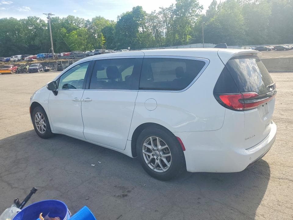 2023 CHRYSLER PACIFICA TOURING L 2