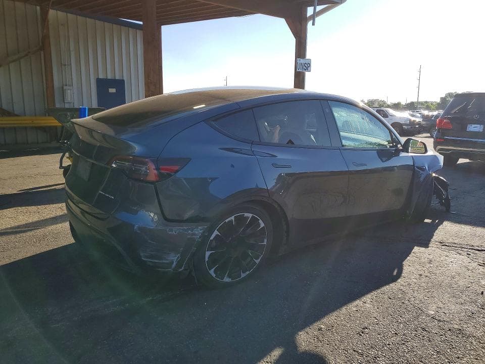 2023 TESLA MODEL Y 3