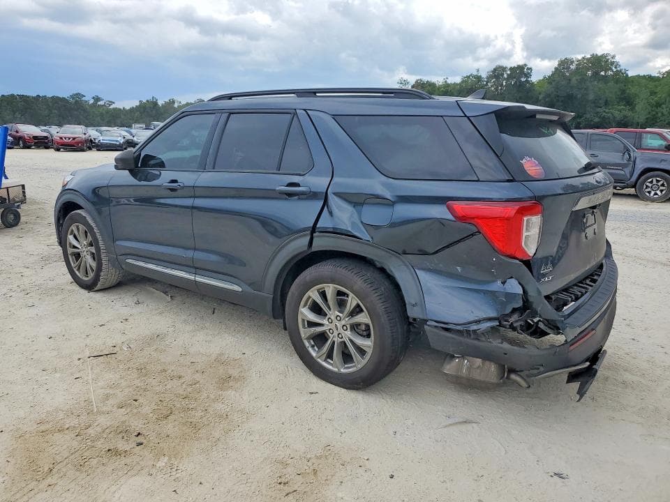 2022 FORD EXPLORER XLT 2