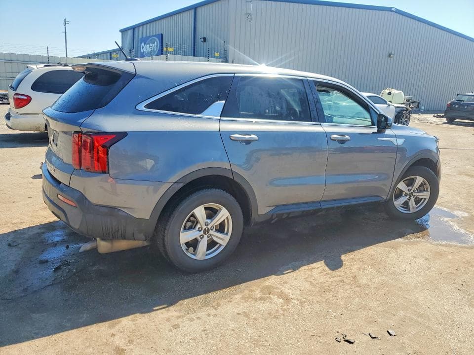 2022 KIA SORENTO LX 3